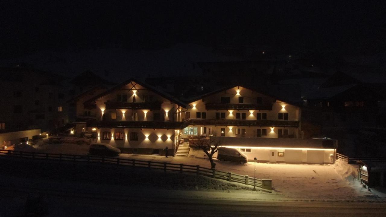 Alpen Gasthof Apartments Hohe Burg Trins Esterno foto