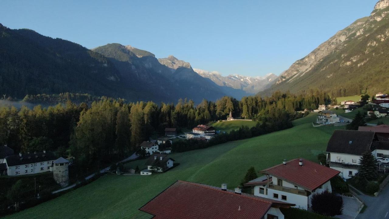 Alpen Gasthof Apartments Hohe Burg Trins Esterno foto