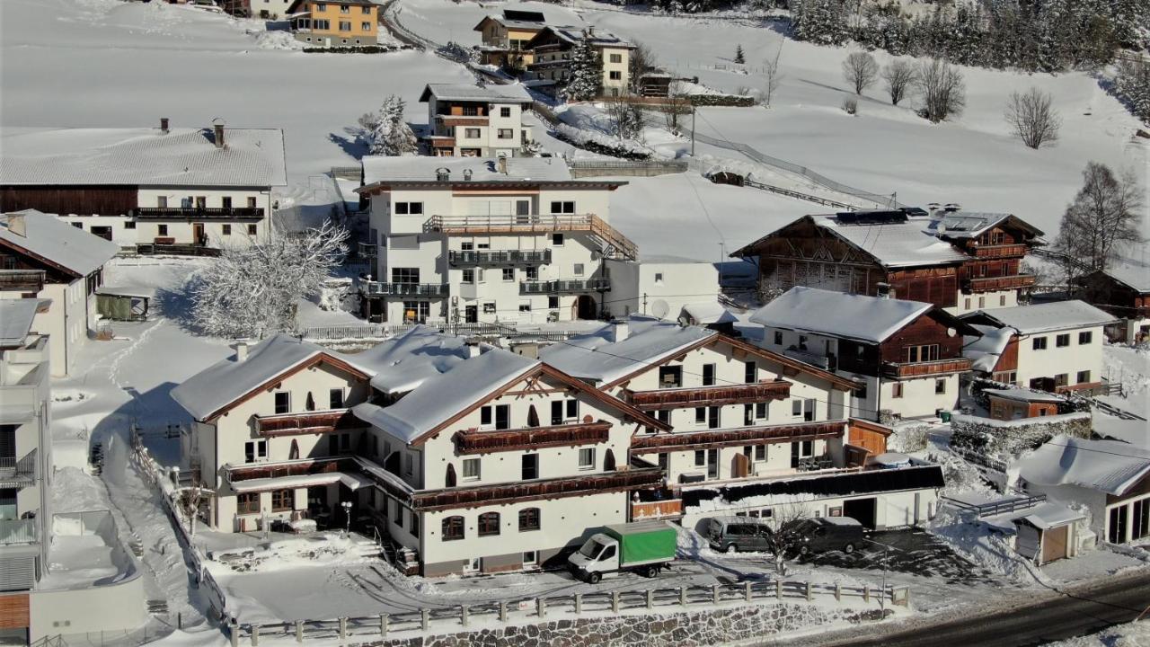Alpen Gasthof Apartments Hohe Burg Trins Esterno foto