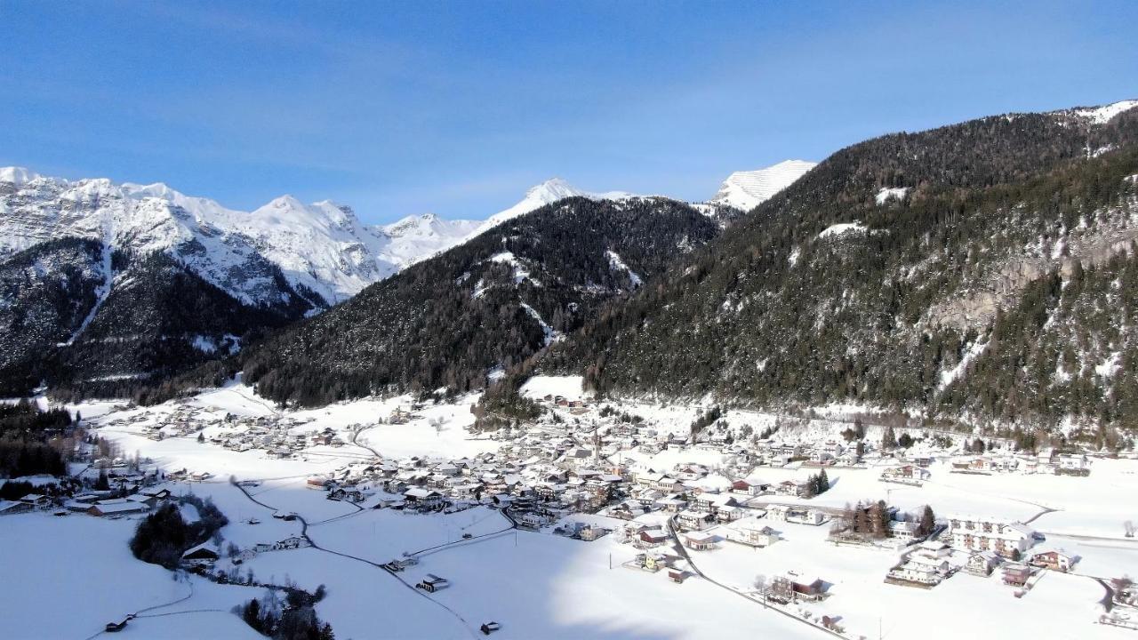 Alpen Gasthof Apartments Hohe Burg Trins Esterno foto