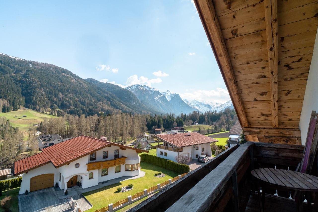 Alpen Gasthof Apartments Hohe Burg Trins Esterno foto