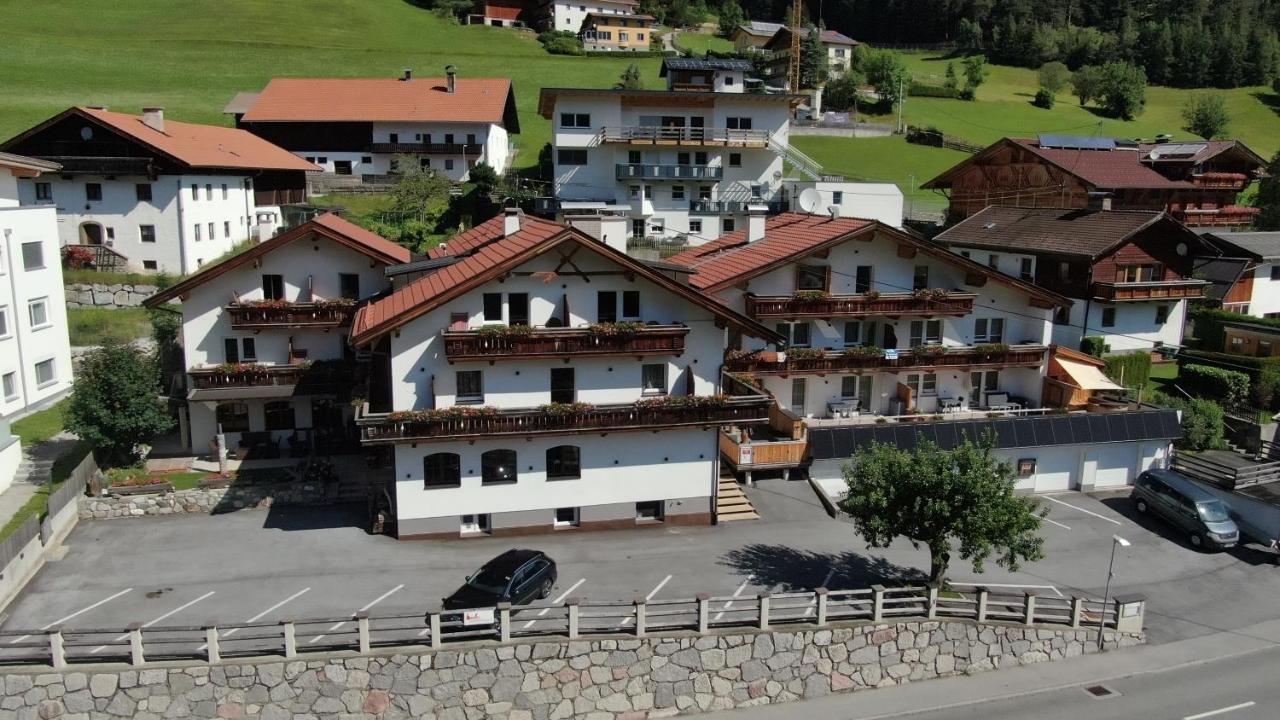 Alpen Gasthof Apartments Hohe Burg Trins Esterno foto