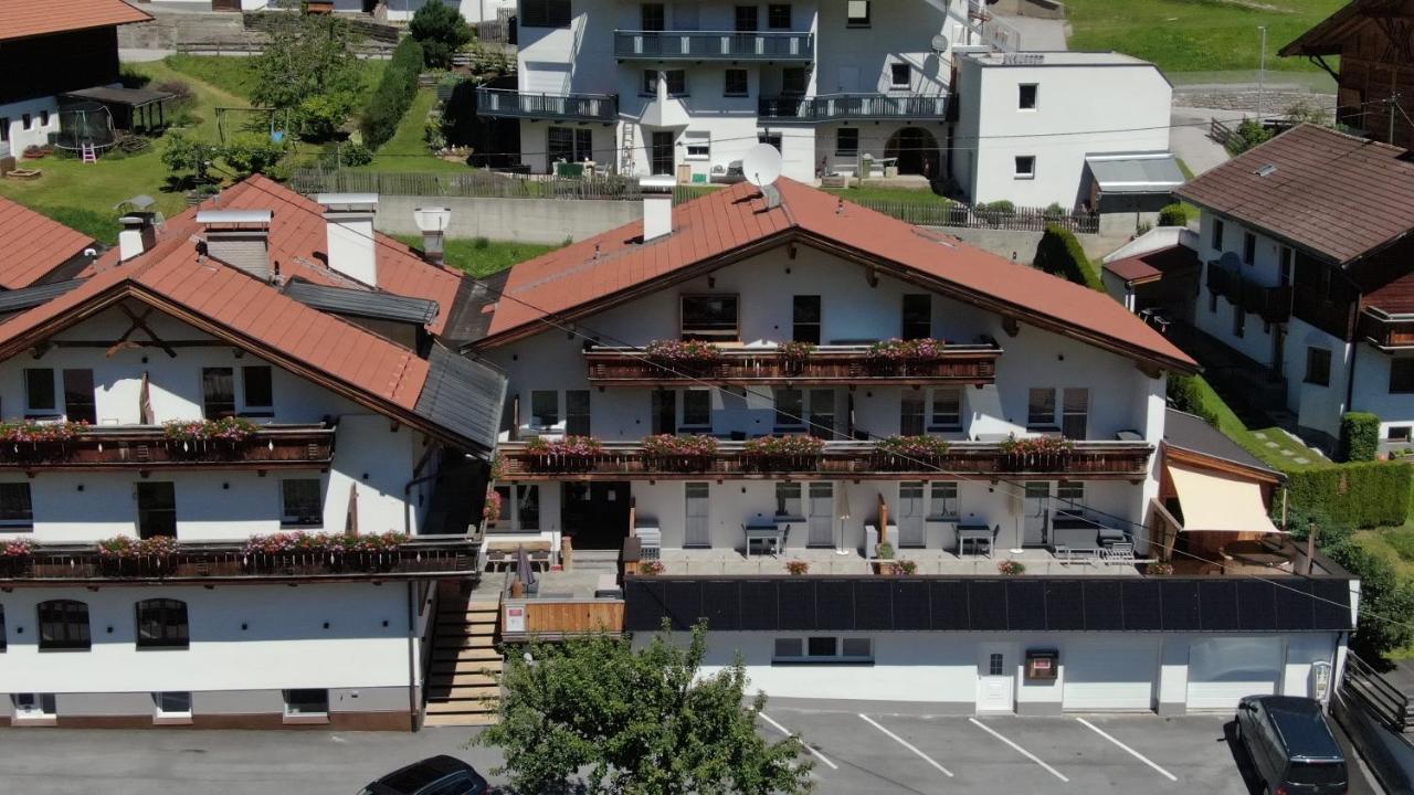 Alpen Gasthof Apartments Hohe Burg Trins Esterno foto