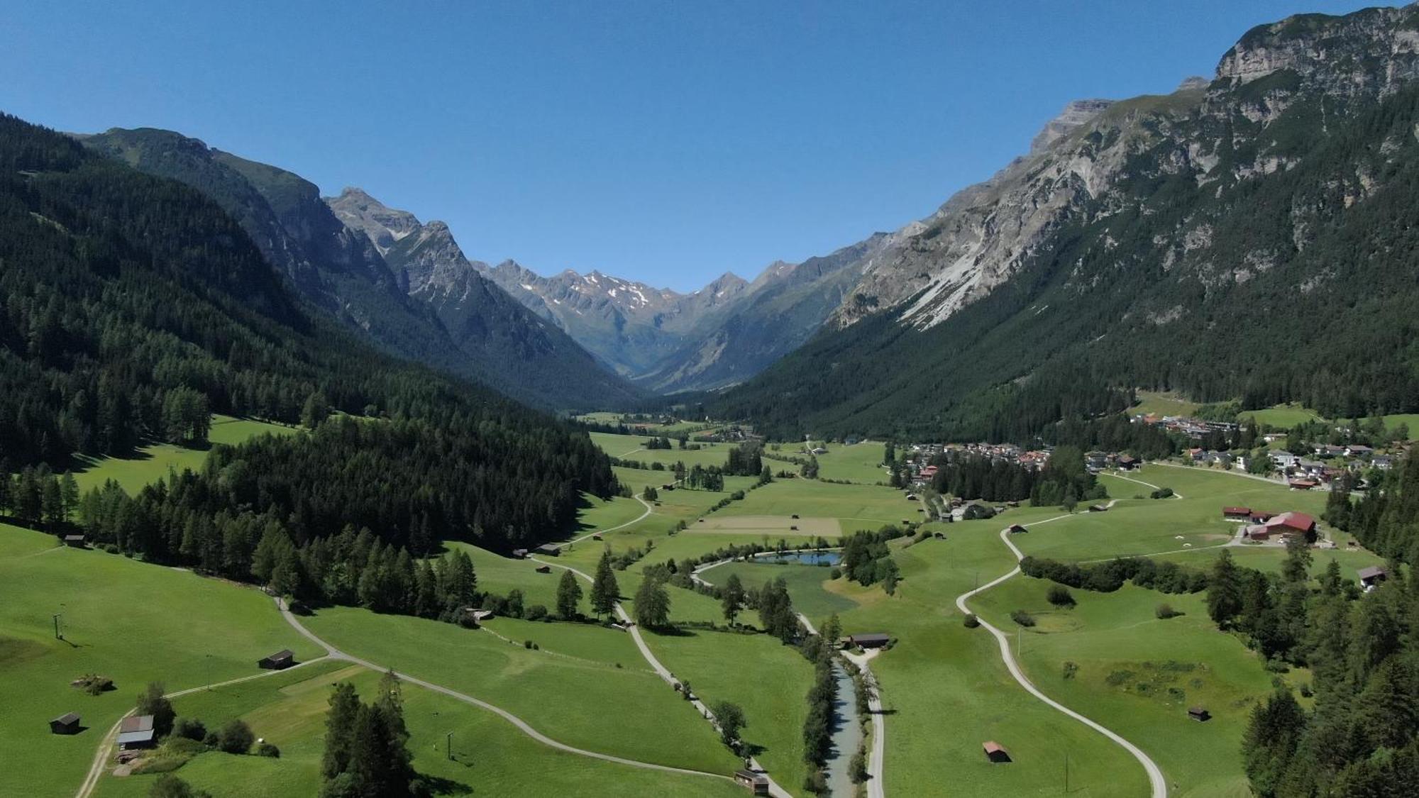 Alpen Gasthof Apartments Hohe Burg Trins Esterno foto