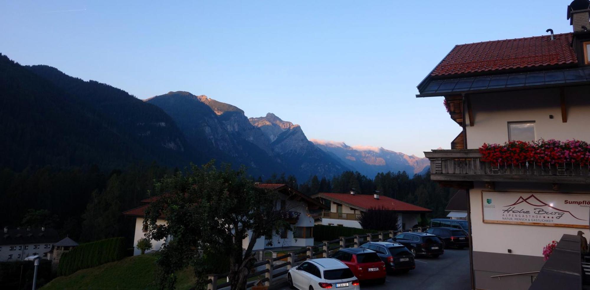 Alpen Gasthof Apartments Hohe Burg Trins Esterno foto