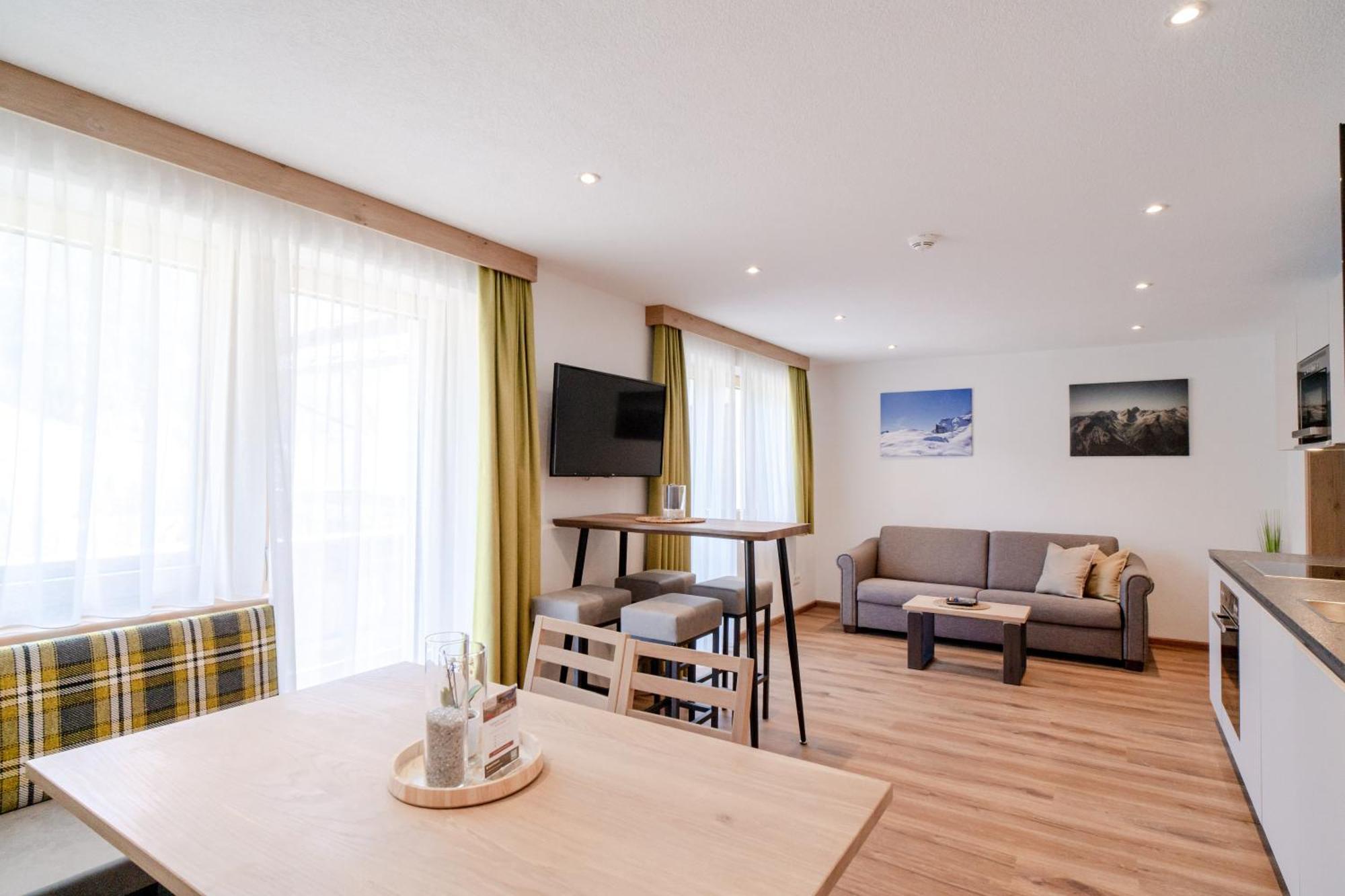 Alpen Gasthof Apartments Hohe Burg Trins Esterno foto